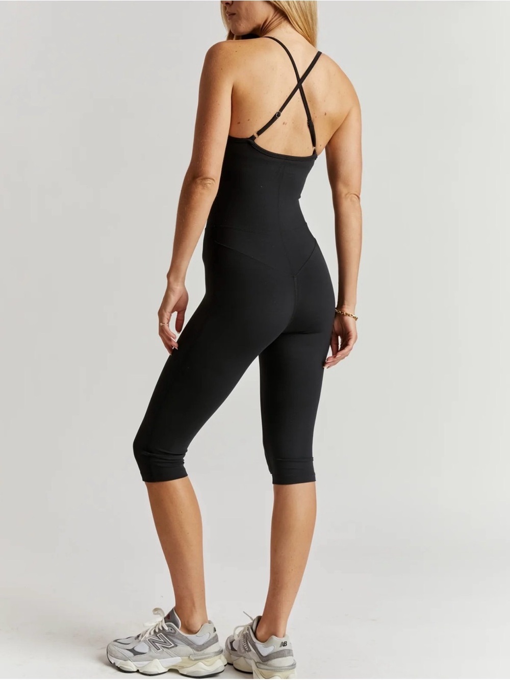 YEAR OF OURS- STUDIO ONESIE CAPRI- BLACK- SIZE XS- BUILT IN BRA- NEW! - Picture 3 of 5
